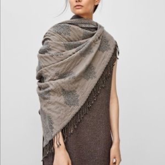 【Aritzia】Wilfred Medina Blanket Scarf - Picture 1 of 6